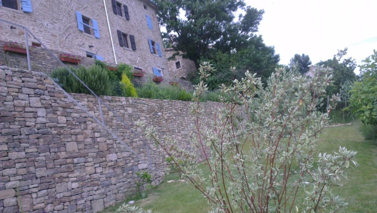 Ruine-Motovun Dh Vila Exterior foto