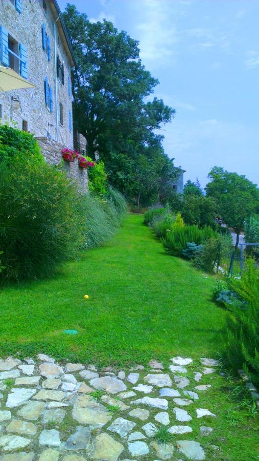 Ruine-Motovun Dh Vila Exterior foto