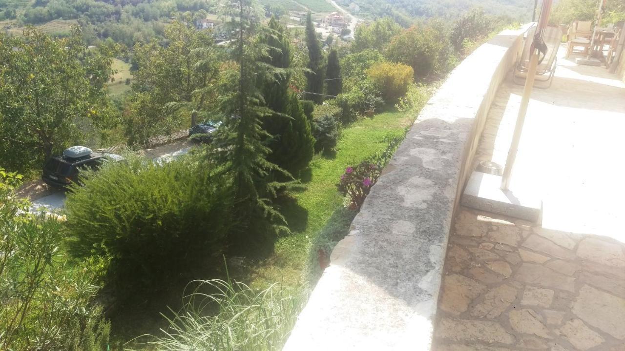 Ruine-Motovun Dh Vila Exterior foto